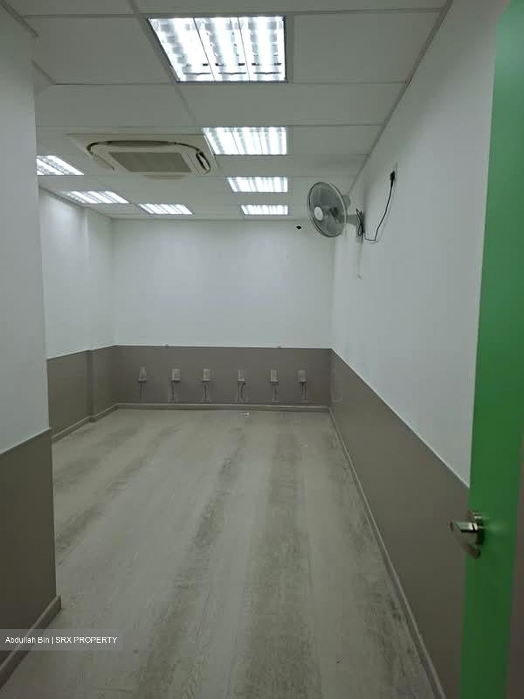 Jurong East Ville (D22), Shop House #576495491